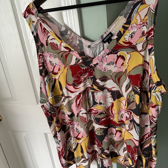 TORRID  Floral Tank -Size 3 (22-24) - Picture 2 of 4